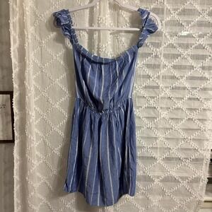 Off the shoulder linen short dress